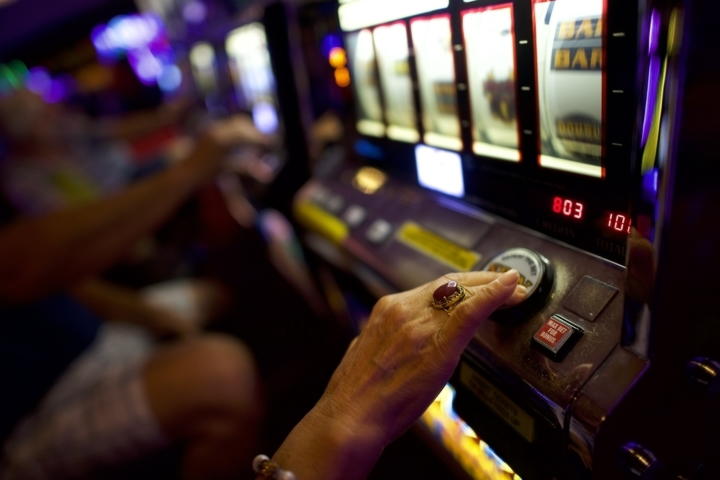 35% Deposit match bonus at Spins Royale Casino