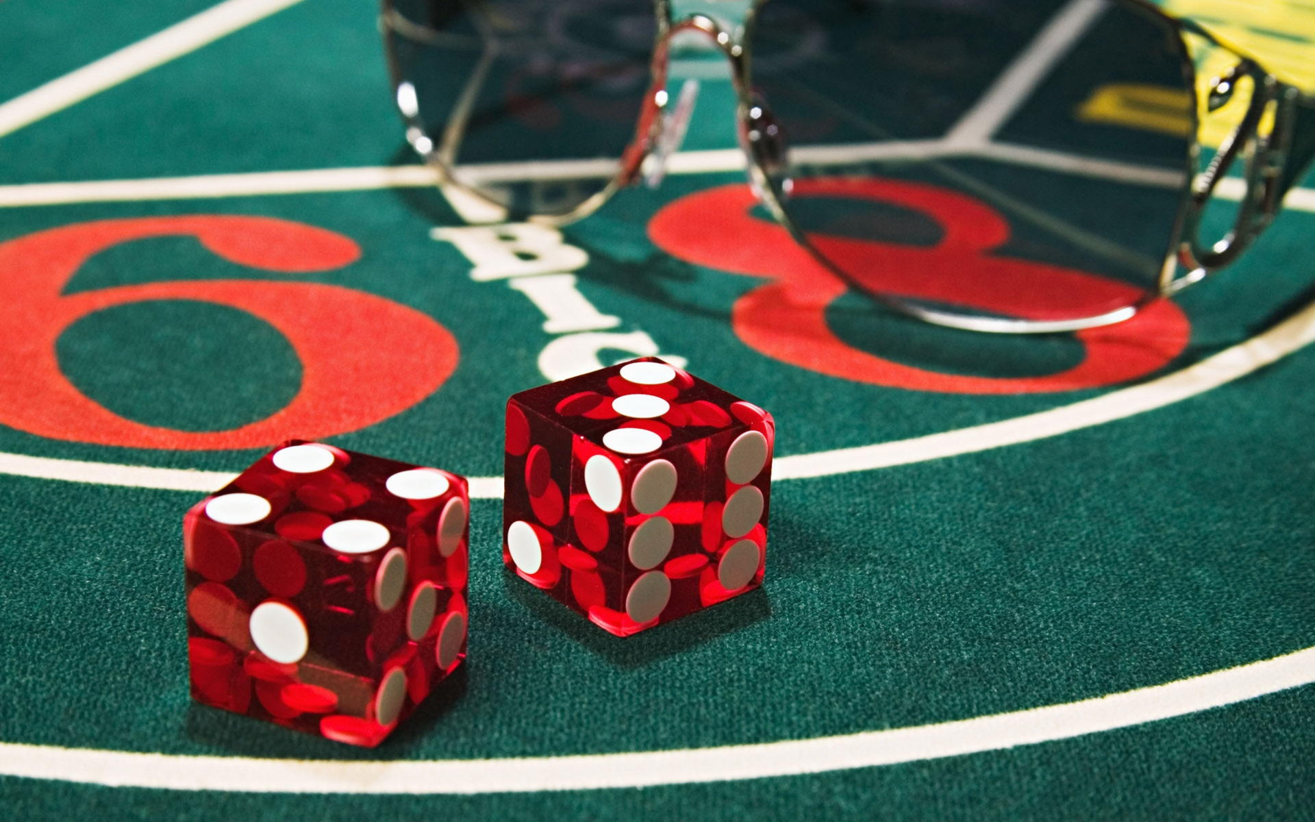 165 Free spins at Magic Red Casino