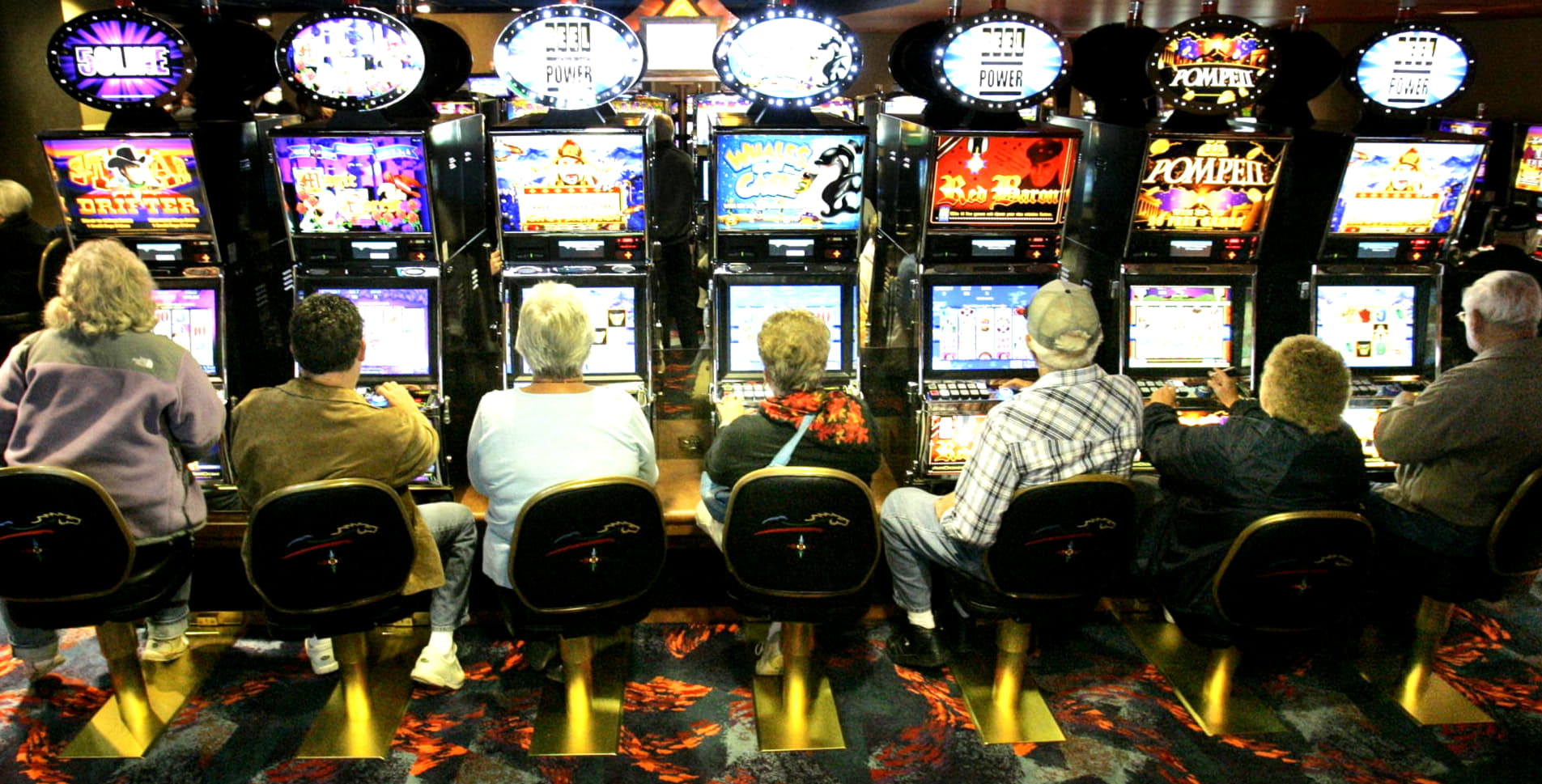 Eur 415 Daily freeroll slot tournament at Casino Heroes