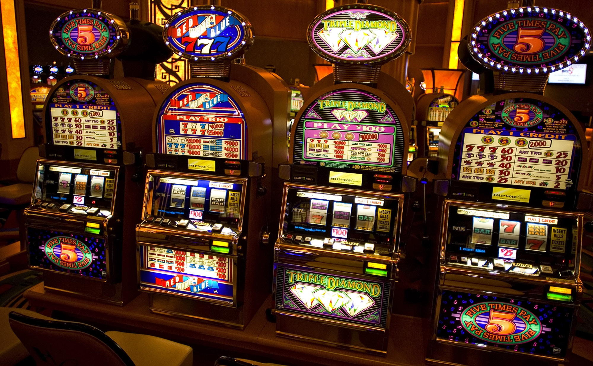 $333 Mobile freeroll slot tournament at Karamba Casino