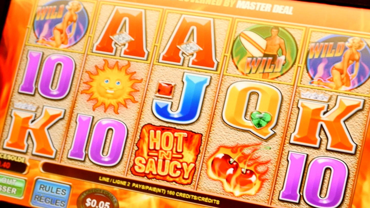 €230 Daily freeroll slot tournament at Magic Red Casino