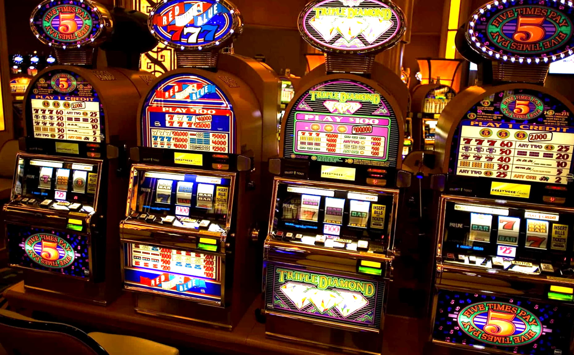 705% Welcome Bonus at CasiPlay Casino