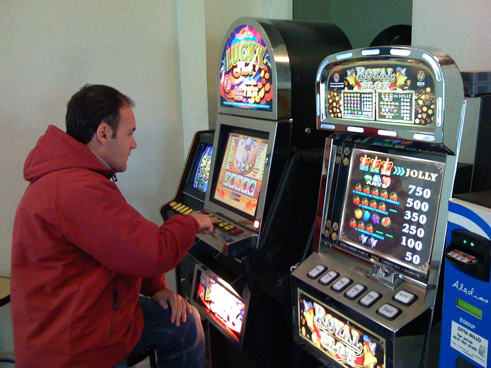 Eur 90 Mobile freeroll slot tournament at Spins Royale Casino