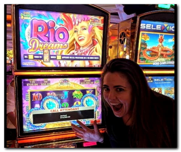 €3720 No deposit bonus casino at Royal Vegas Casino