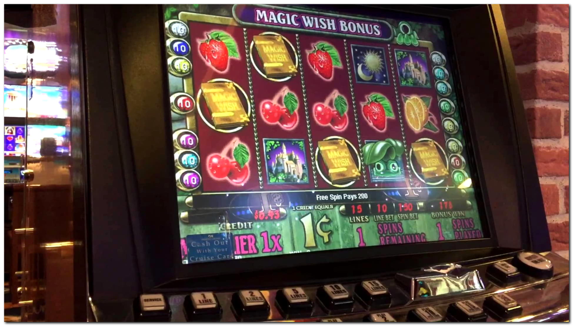 110 Free Spins at Magic Red Casino