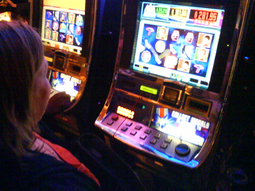 Casino geeks play Star Trek slots