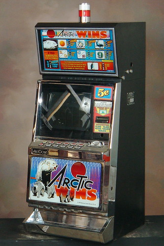 ARCTIC WINS VIDEO SLOT MACHINE