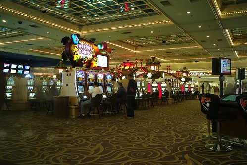 Casino slot machines L1000003