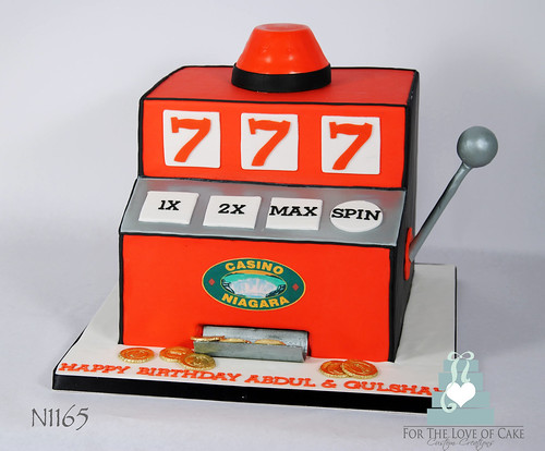 N1165-casino-niagara-slot-machine-cake-toront0-oakville