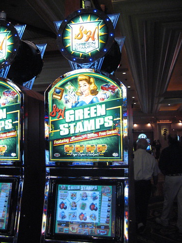 Oh COME ON, a GREEN STAMPS slot machine?!?!?
