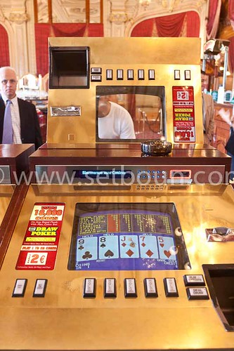 Monaco. = slot machine cleaning and repair  in the casino of monte carlo,  Monaco  Monaco   /// entretien et reparation des machines a sous dans le Casino de monte carlo Monaco  L0055506