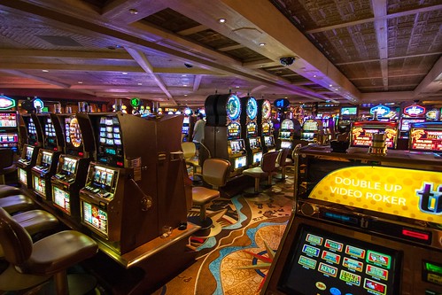Slot machines Treasure Island